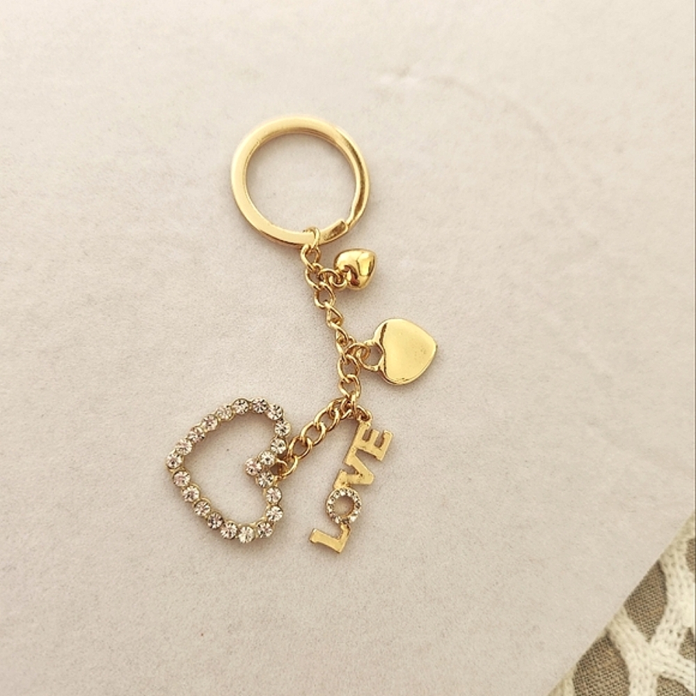 💥SALE💥Rhinestone & Gold Heart & Love Keychain NEW